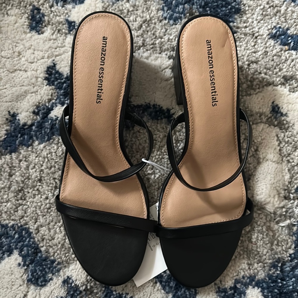 Amazon Essentials Sandals Size 11